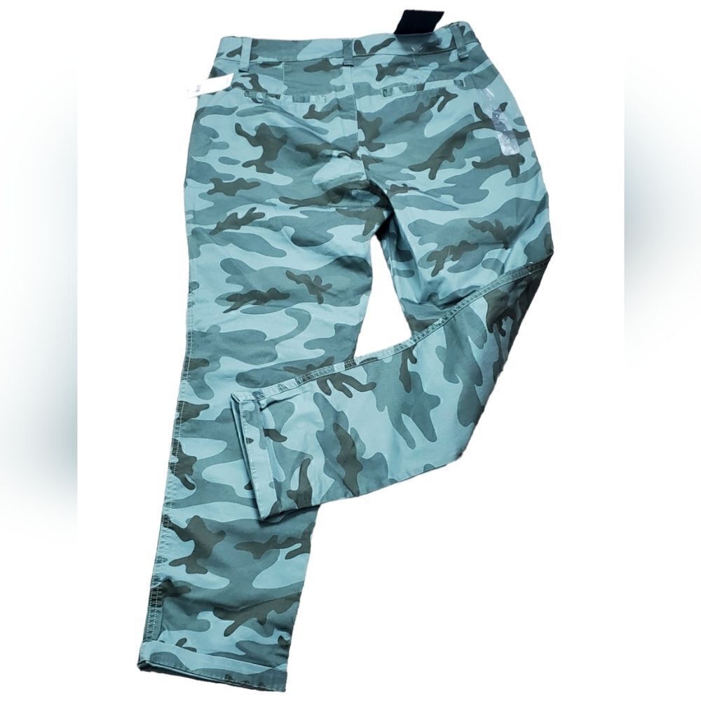 NWT Gap Camo Green Cuffed Pants